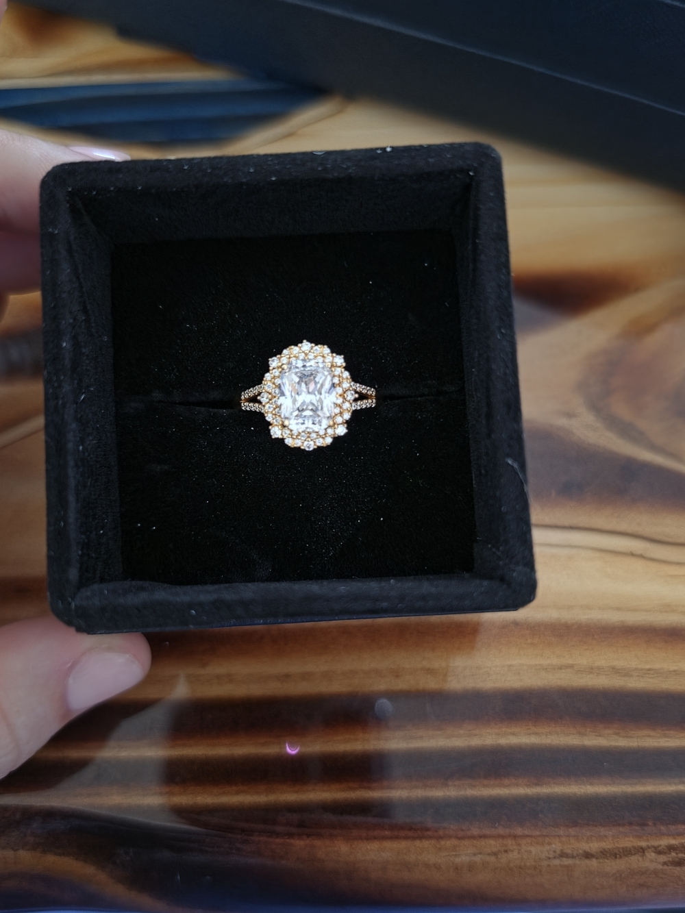 Modern Gents The Sol Cushion Cut With Side Detailing EUC